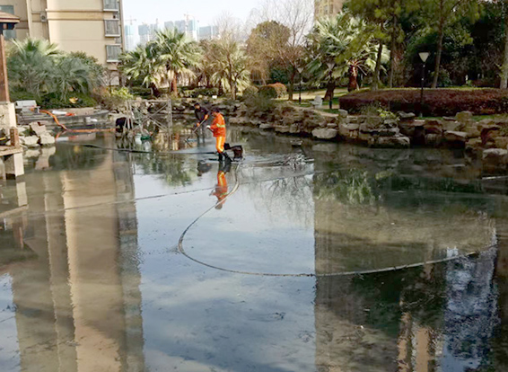 望奎景观池淤泥清理