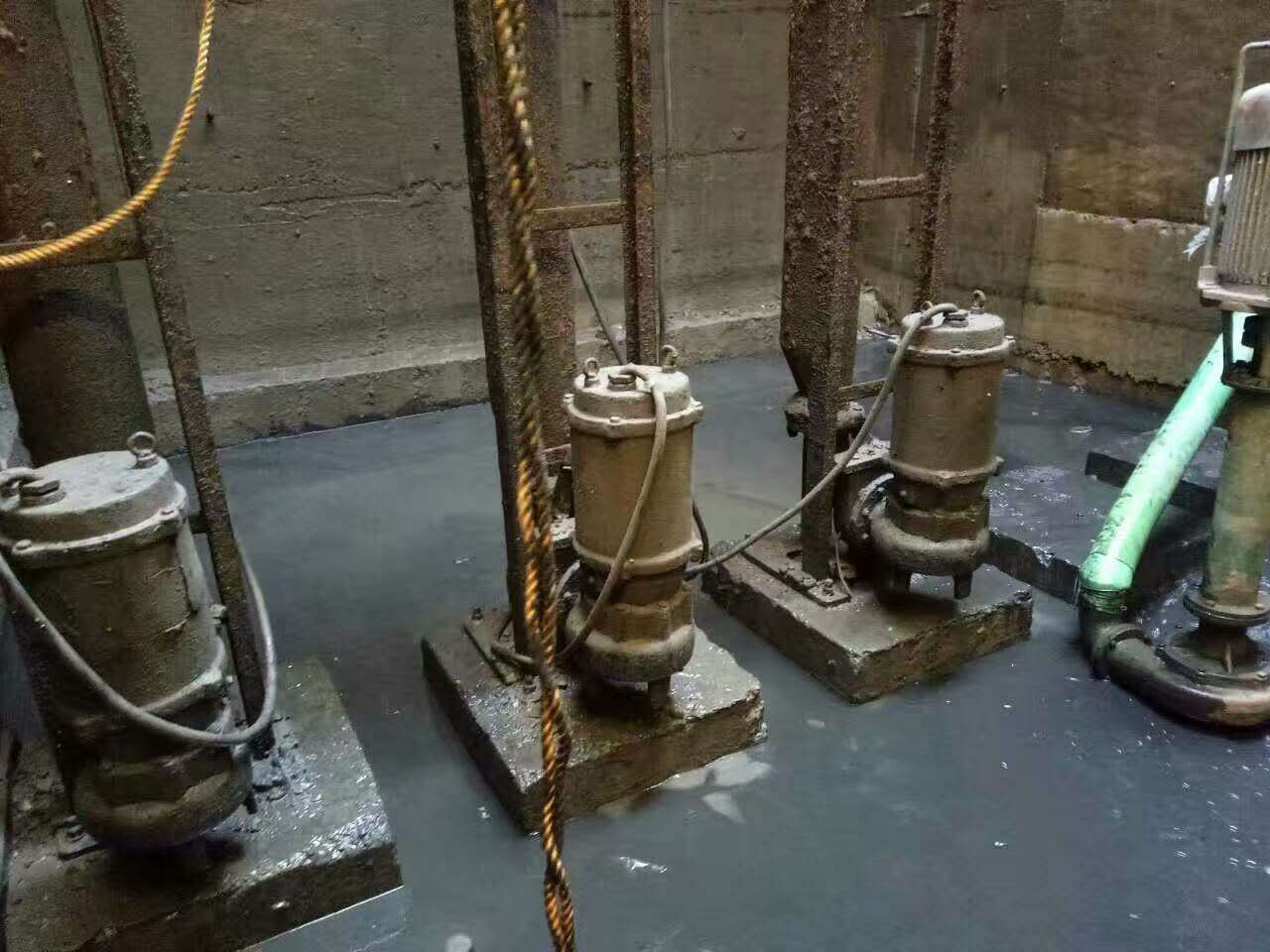 望奎污水池清理